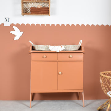 retro-commode-babykamer-terra-bruin