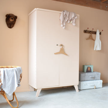 retro-kledingkast-kast-babykamer-kinderkamer