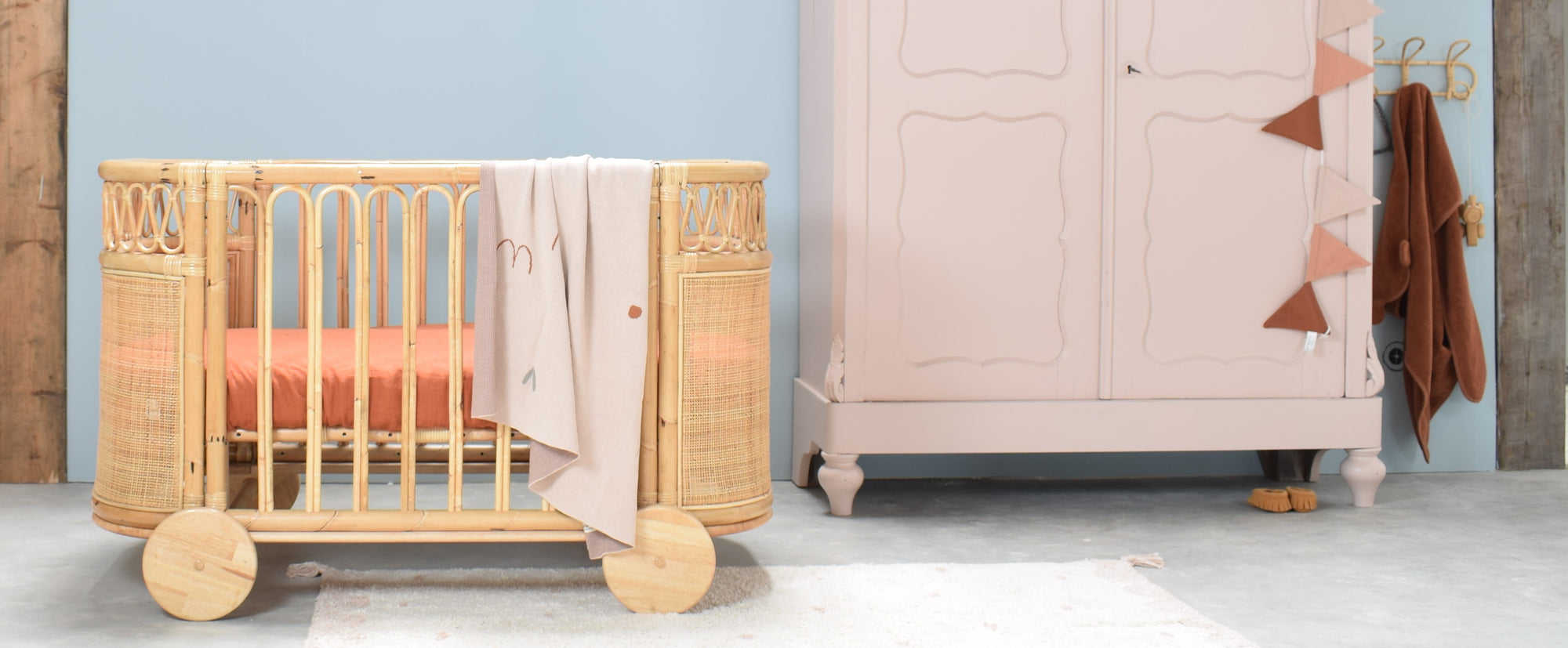 rotan-meegroeibed-ledikant-babybed-babykamer