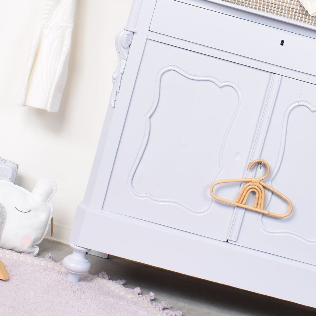 detail-commode-yke-lila