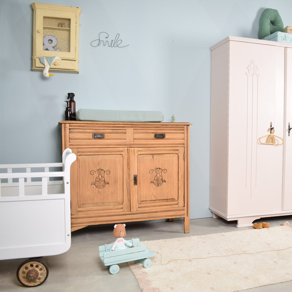 houten-commode-babykamer-babymeubels