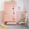 vintage-kledingkast-kinderkamer-inspiratie-babykamer