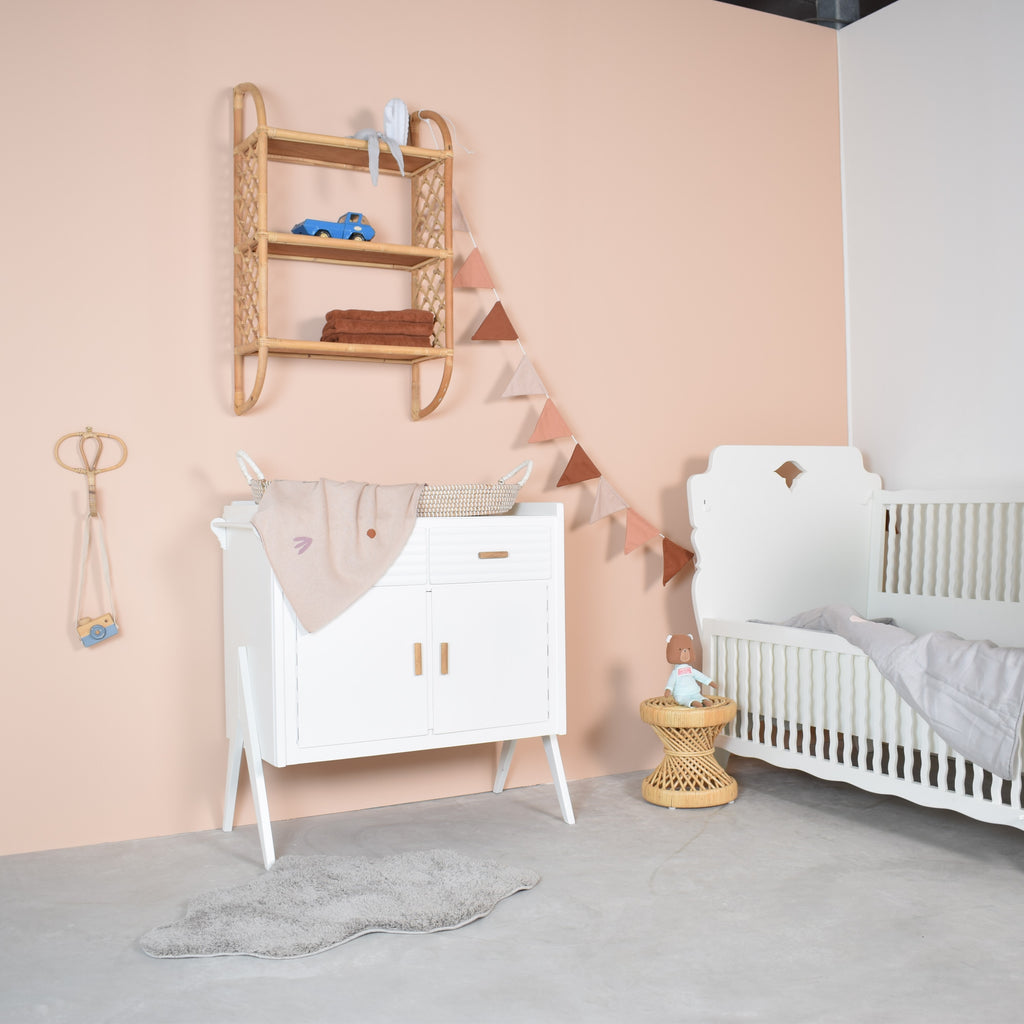 retro-babykamer-emy-vintage-wit