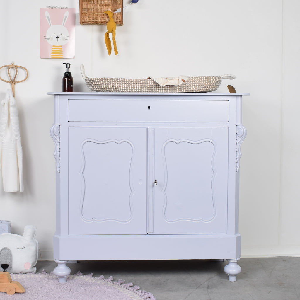 vintage-commode-biedermeier-lila-babykamer