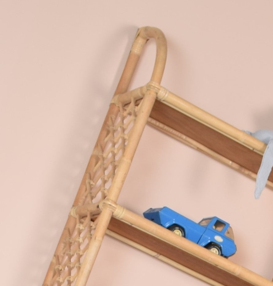 wandrek-rotan-wandplank-kinderkamer