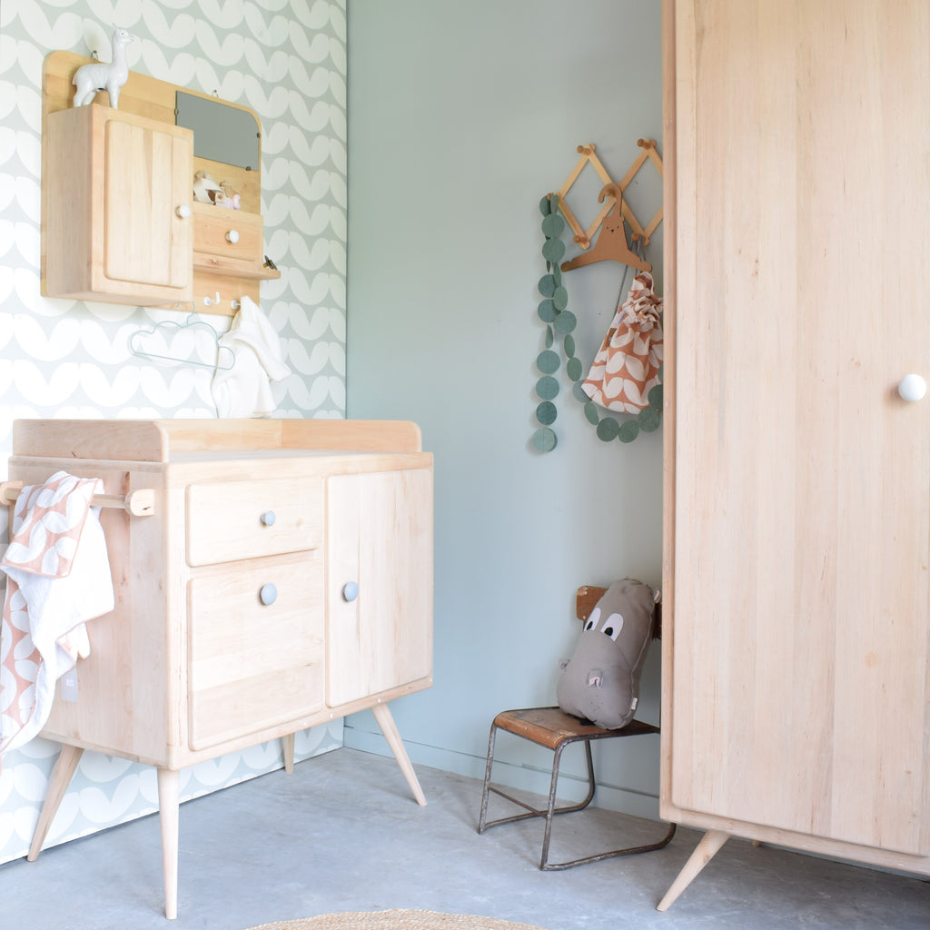 Ohsum!-unieke-babykamer-commode-wandkastje