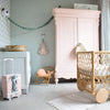 sfeerfoto-babykamer-verschoonmand-kledingkast-koffer