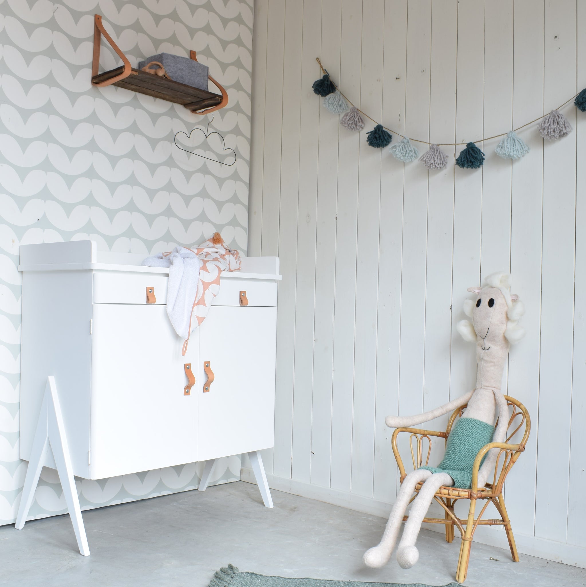 mevrouw-kraai-knuffel-schaap-siem-kamer
