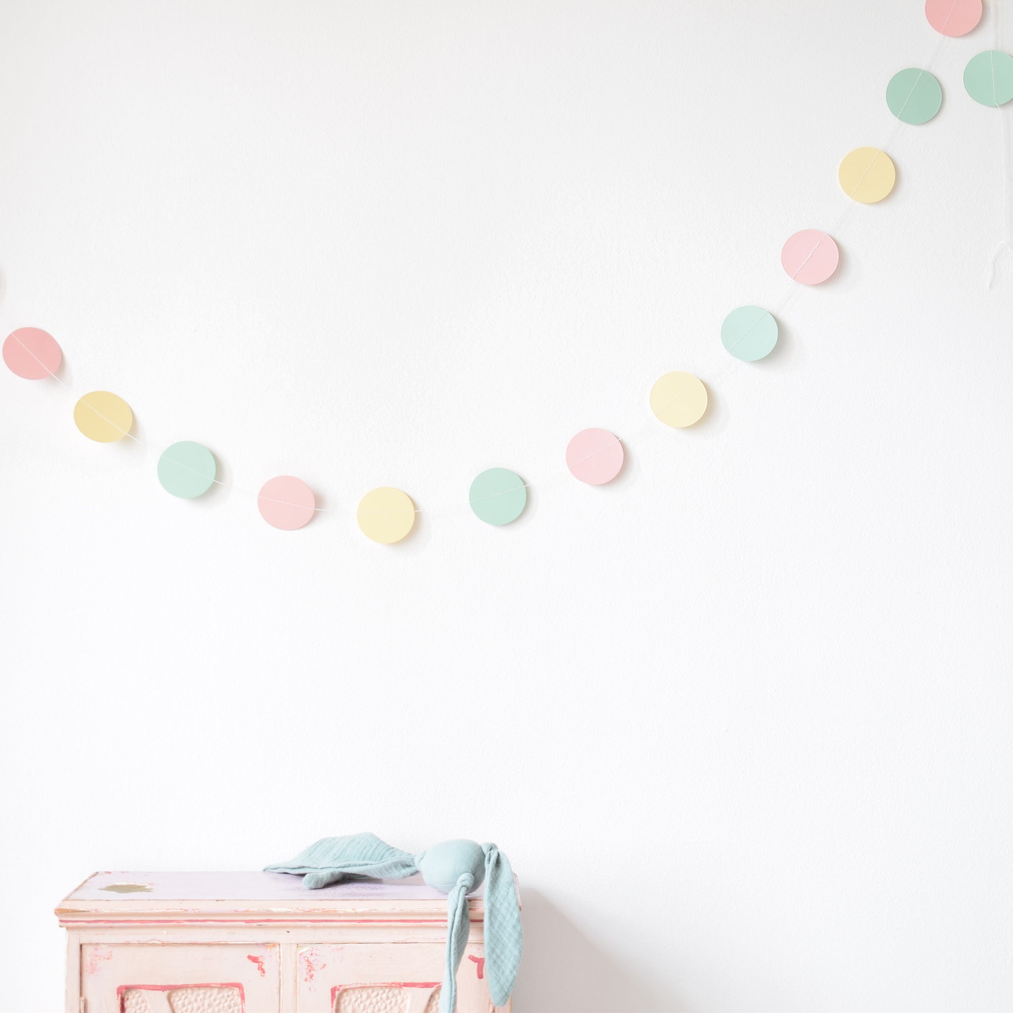 Pastel slingertje van papier - rondjes
