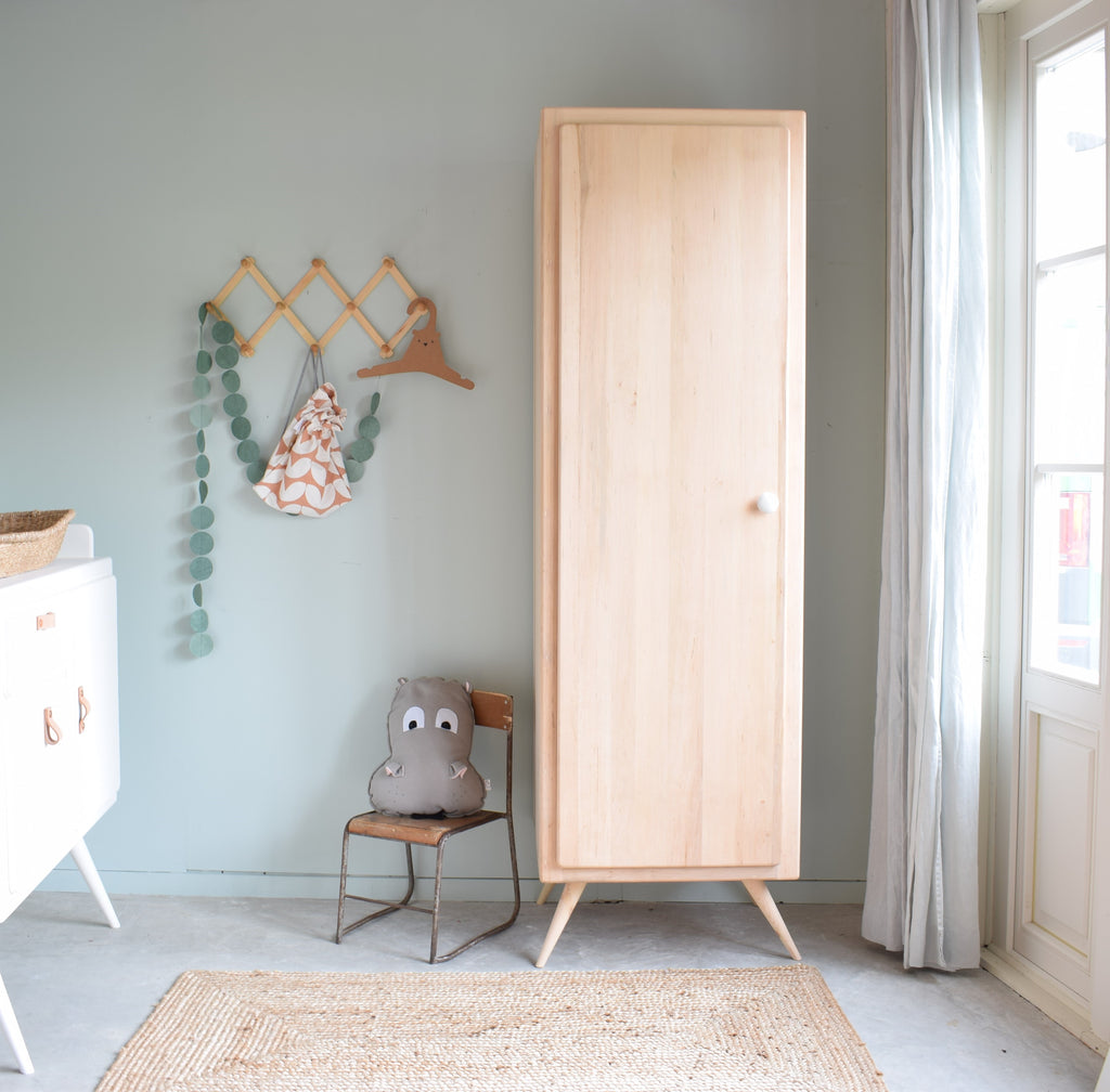 kledingkast-vintage-meidenkast-unieke-houten