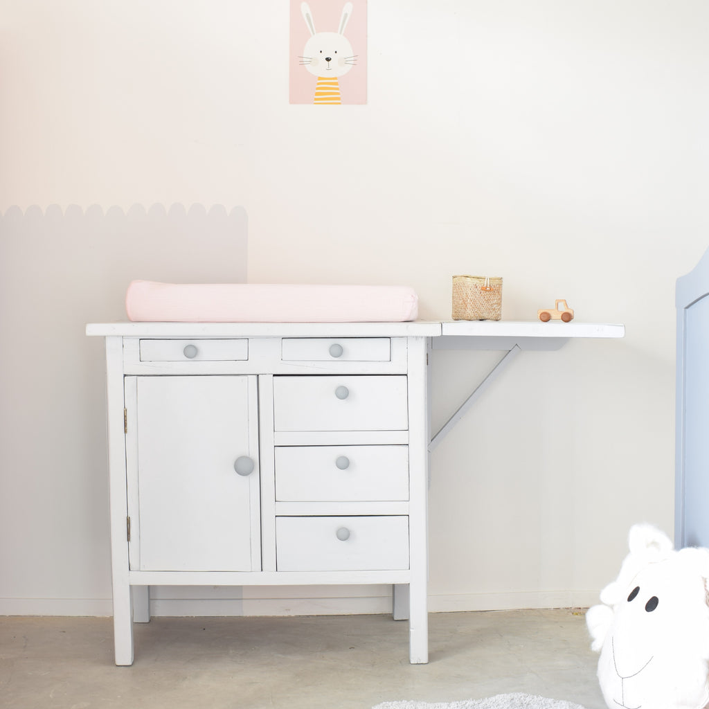 Retro-babykamer-gijs-vintage-babykamerinspiratie
