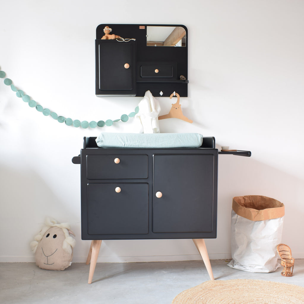 retro-commode-cleo-babykamerinspiratie-zwart