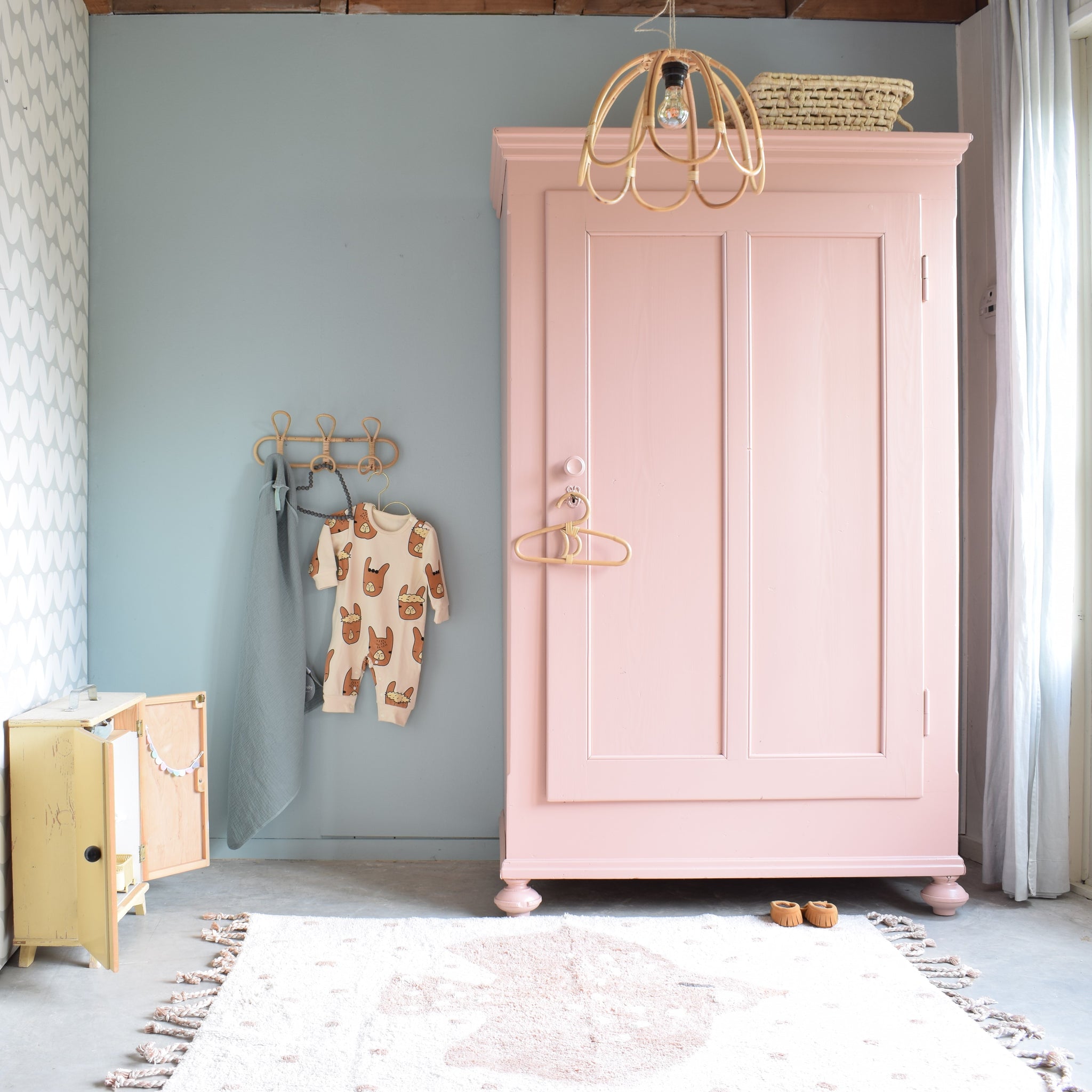 babykamer-vintage-kledingkast-terra-lous