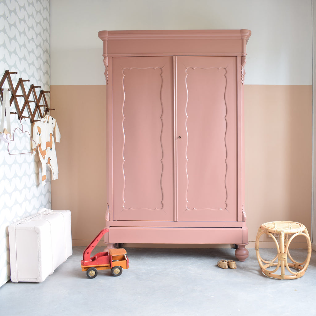 Brocante-kast-biedermeier-babykamer-meidenkast