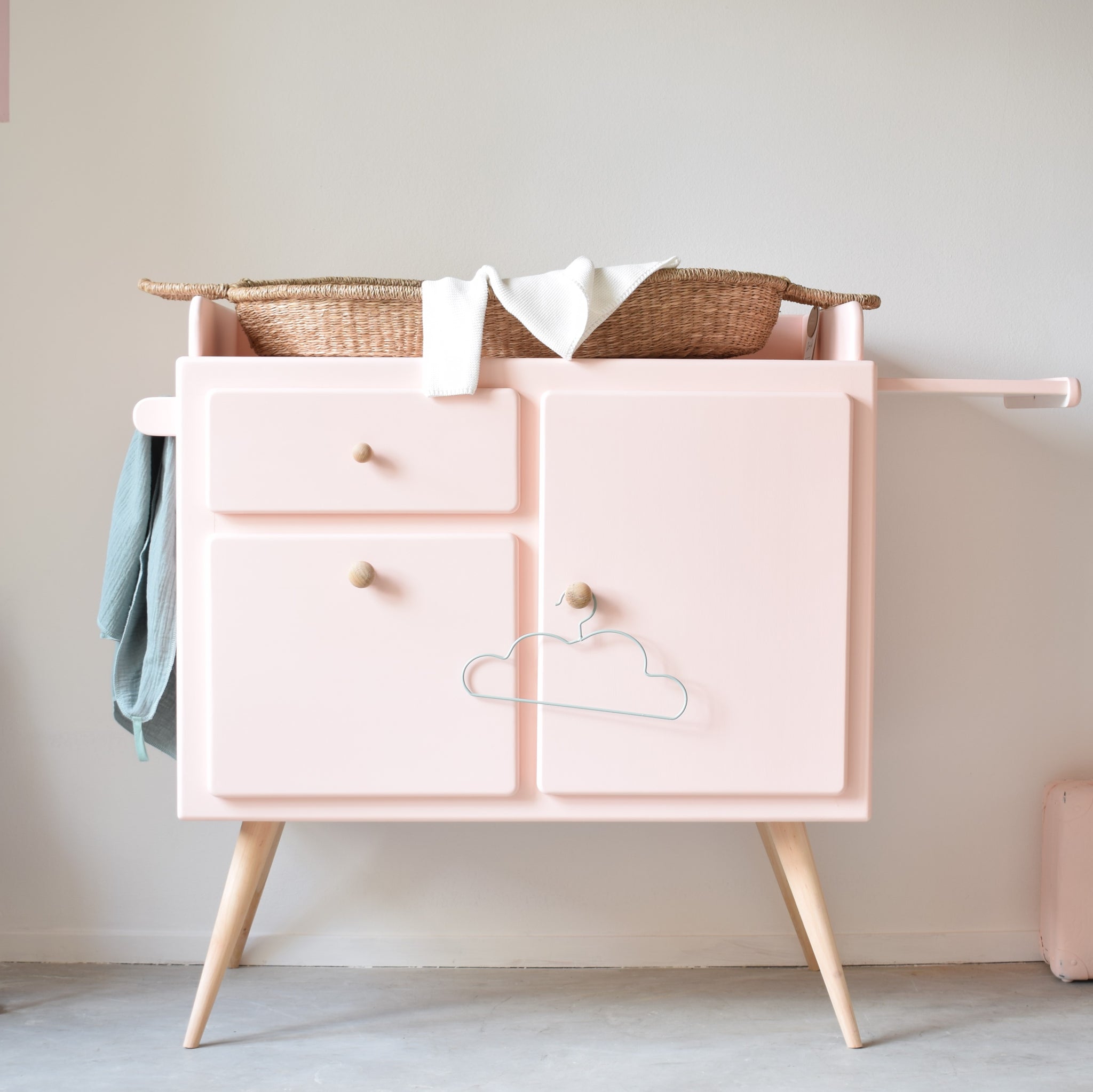 ohsum!-commode-cleo-babykamer-retro