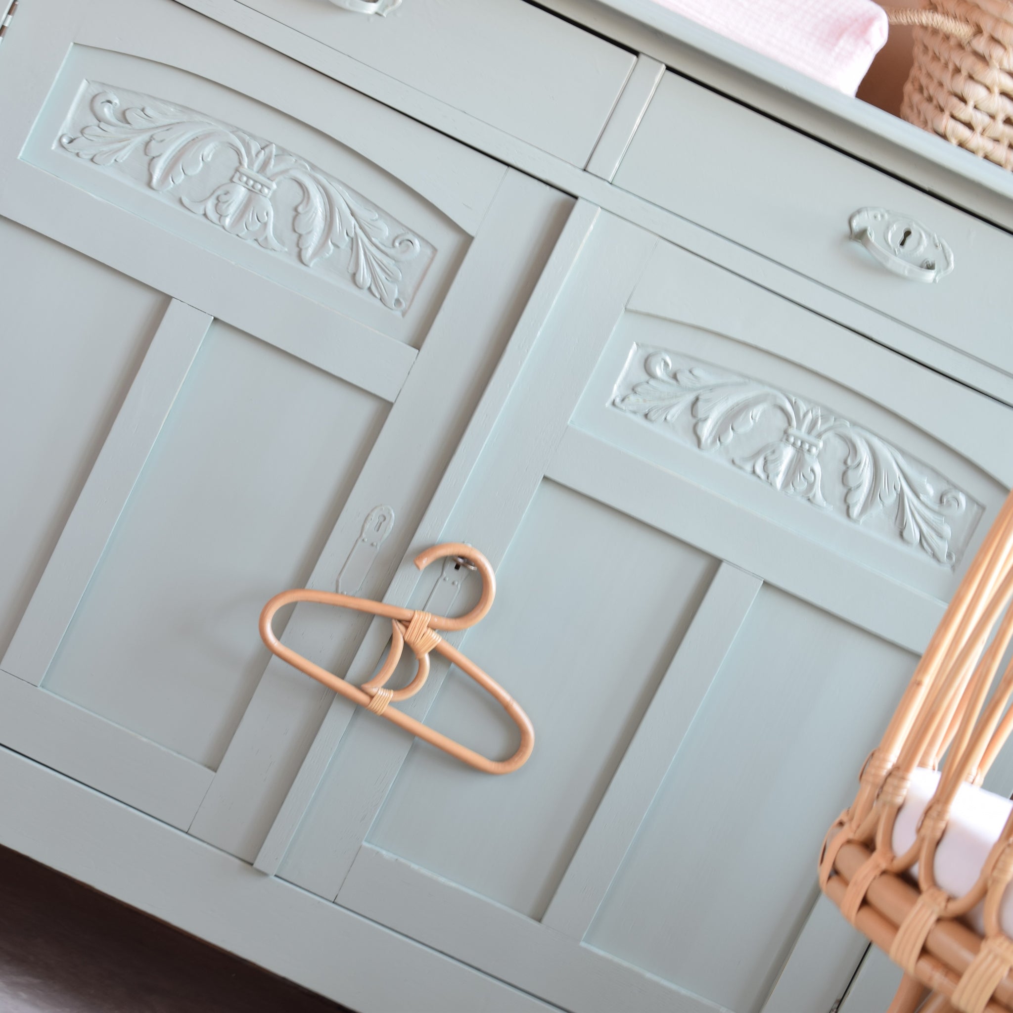 detail-commode-jasmine-mint