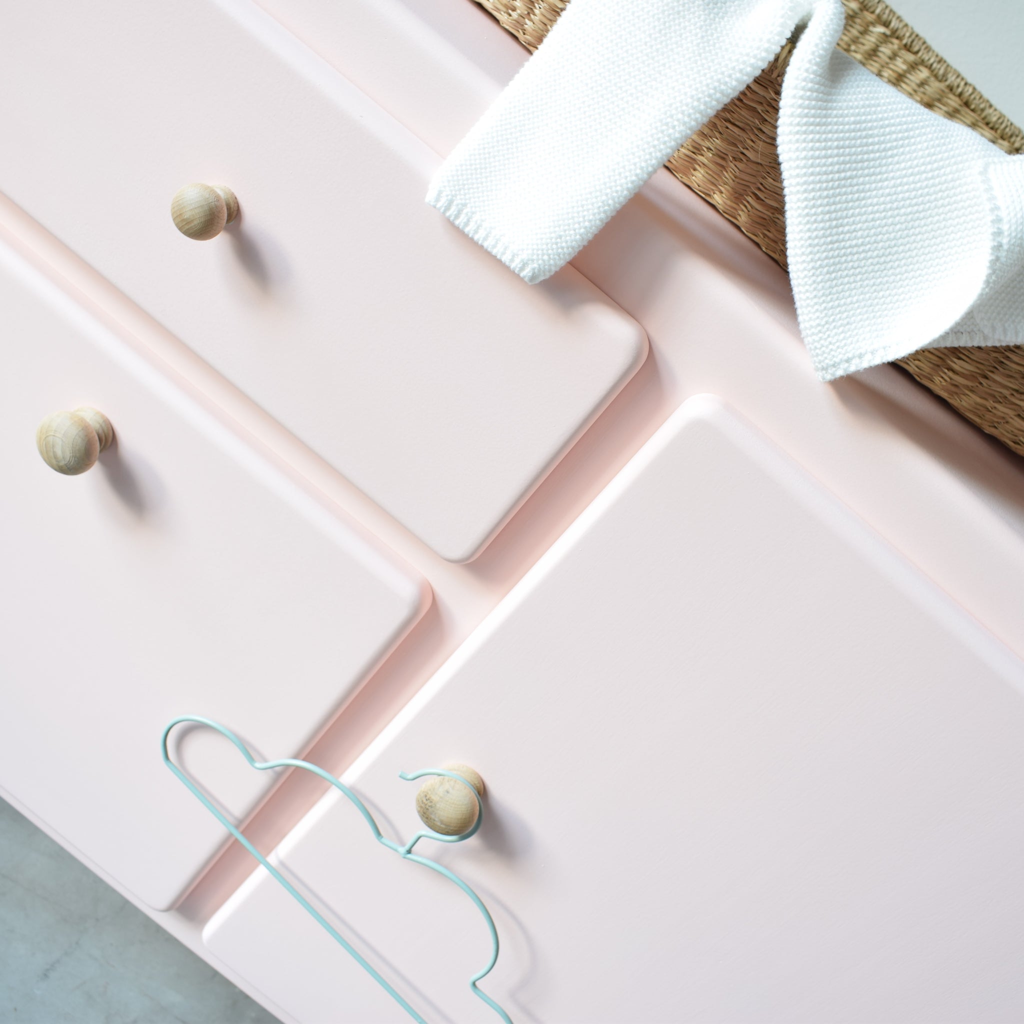 Ohsum!-detail-commode-cleo-roze