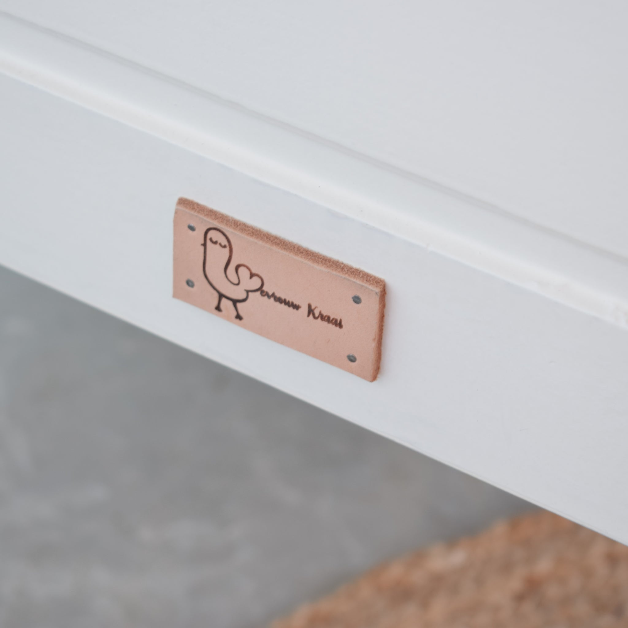 Brocante ledikantje 'Lou' met gedraaide spijlen - White