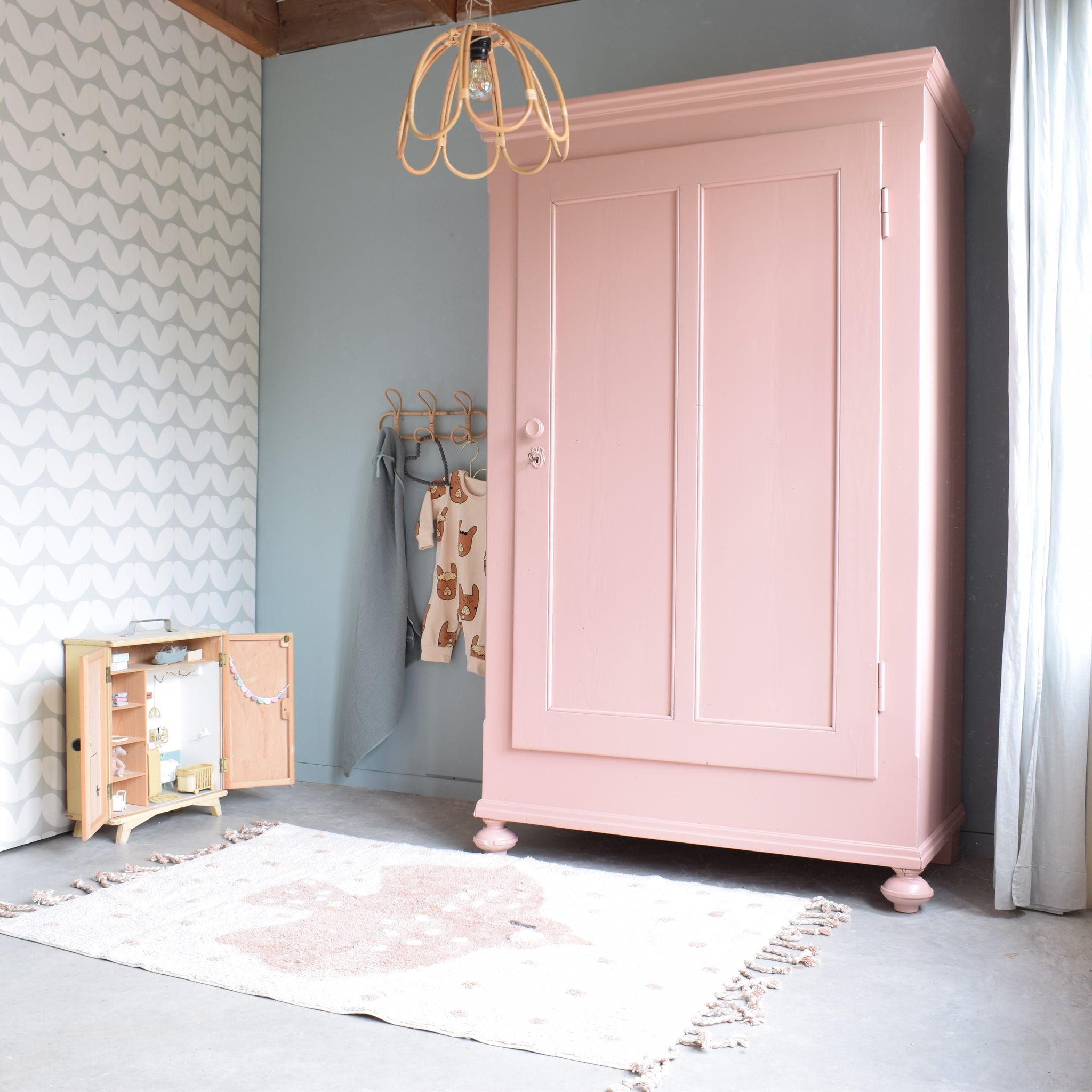 kledingkast-vintage-terra-roze-eendeurs