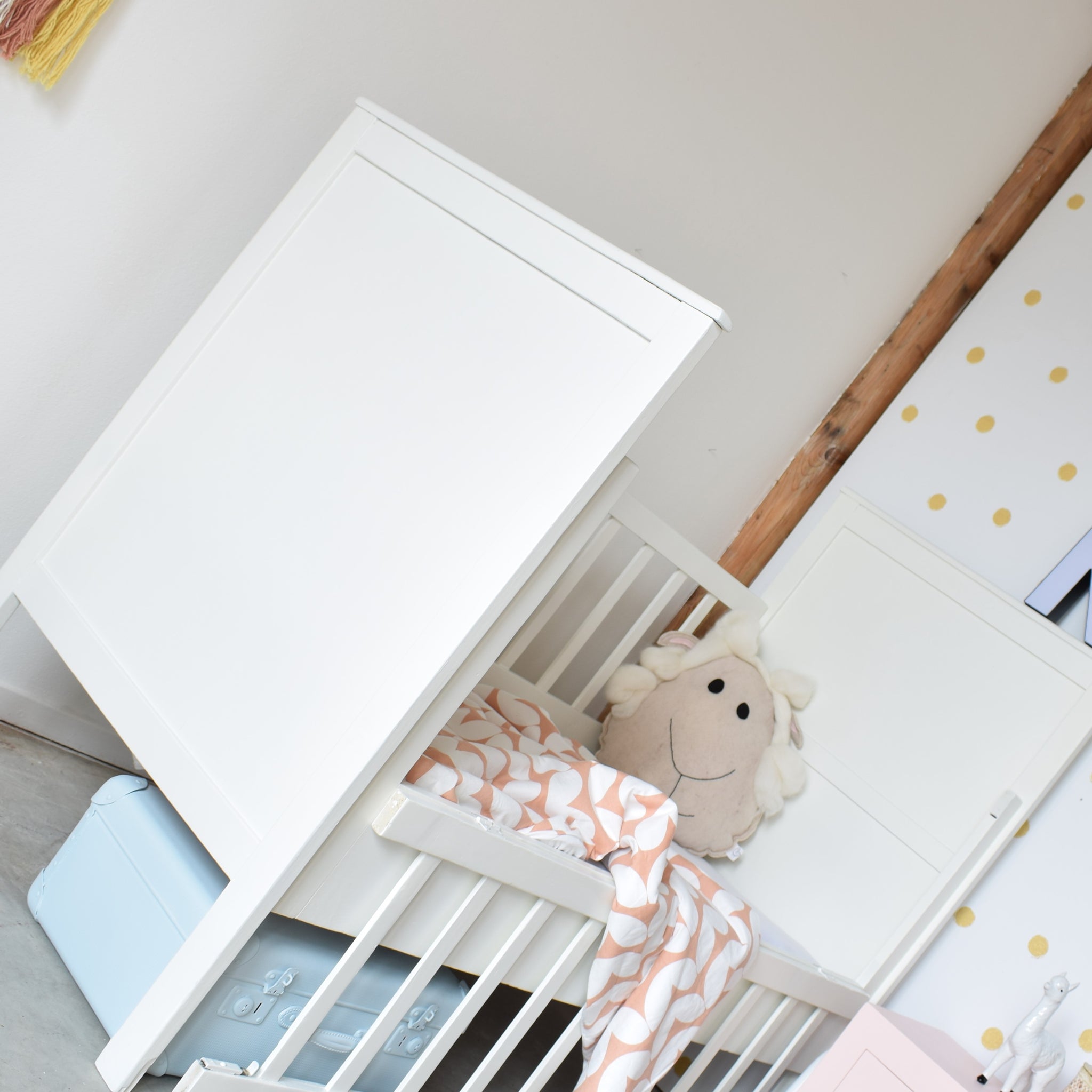 Vintage babybedje / ledikantje 'Lev' - white