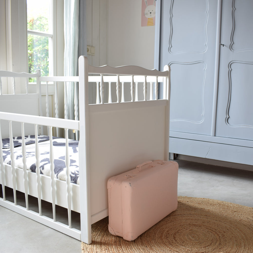 ledikantje-babybed-brocante-wit-ledikant