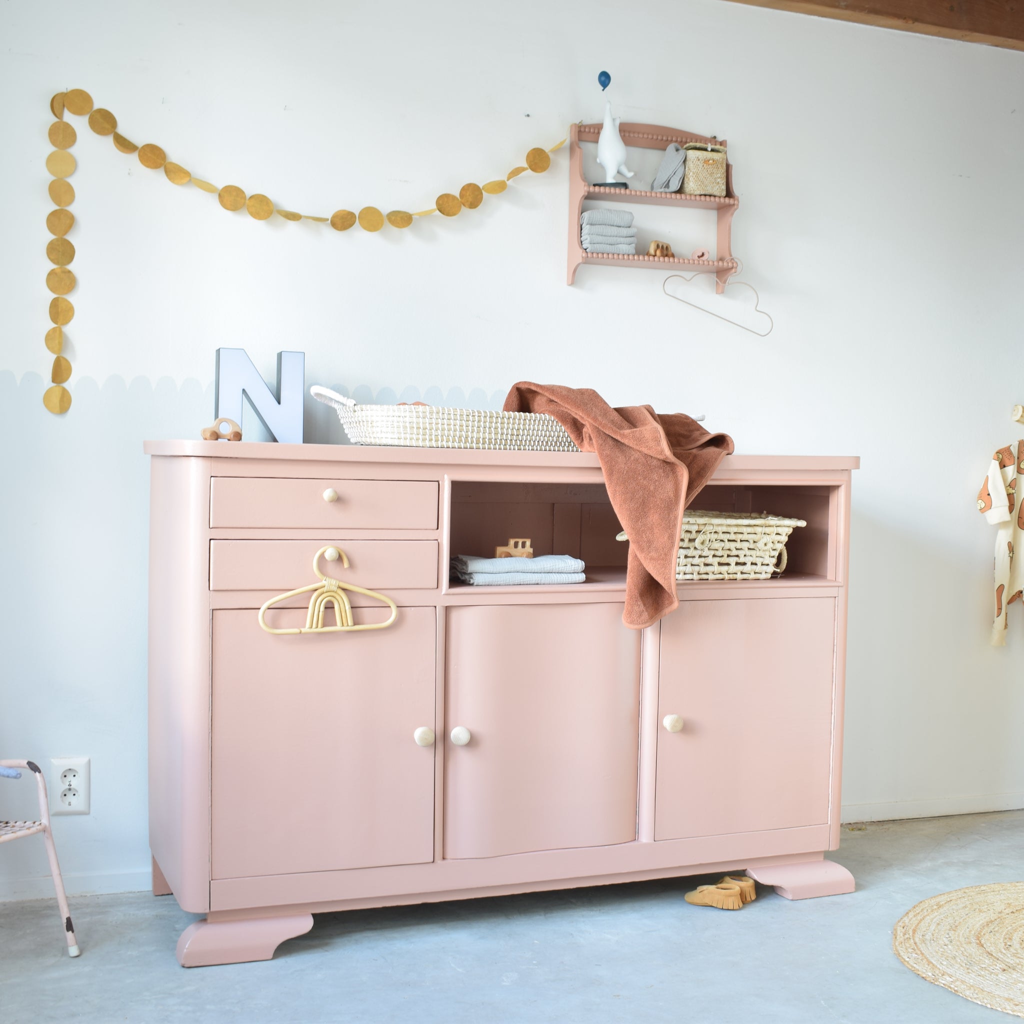 vintage-babykamer-commode-dion-terra