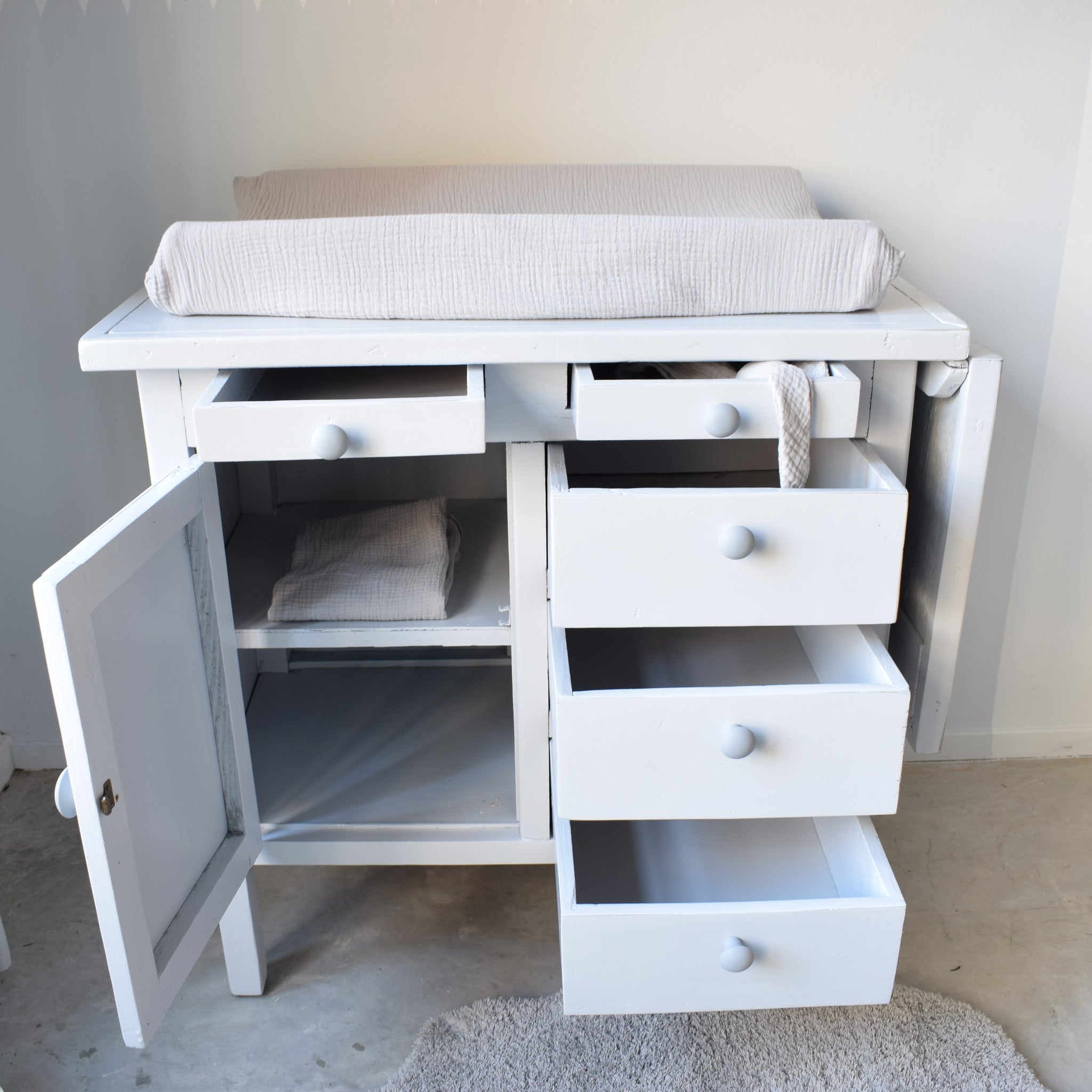 binnenkant-retro-commode-gijs