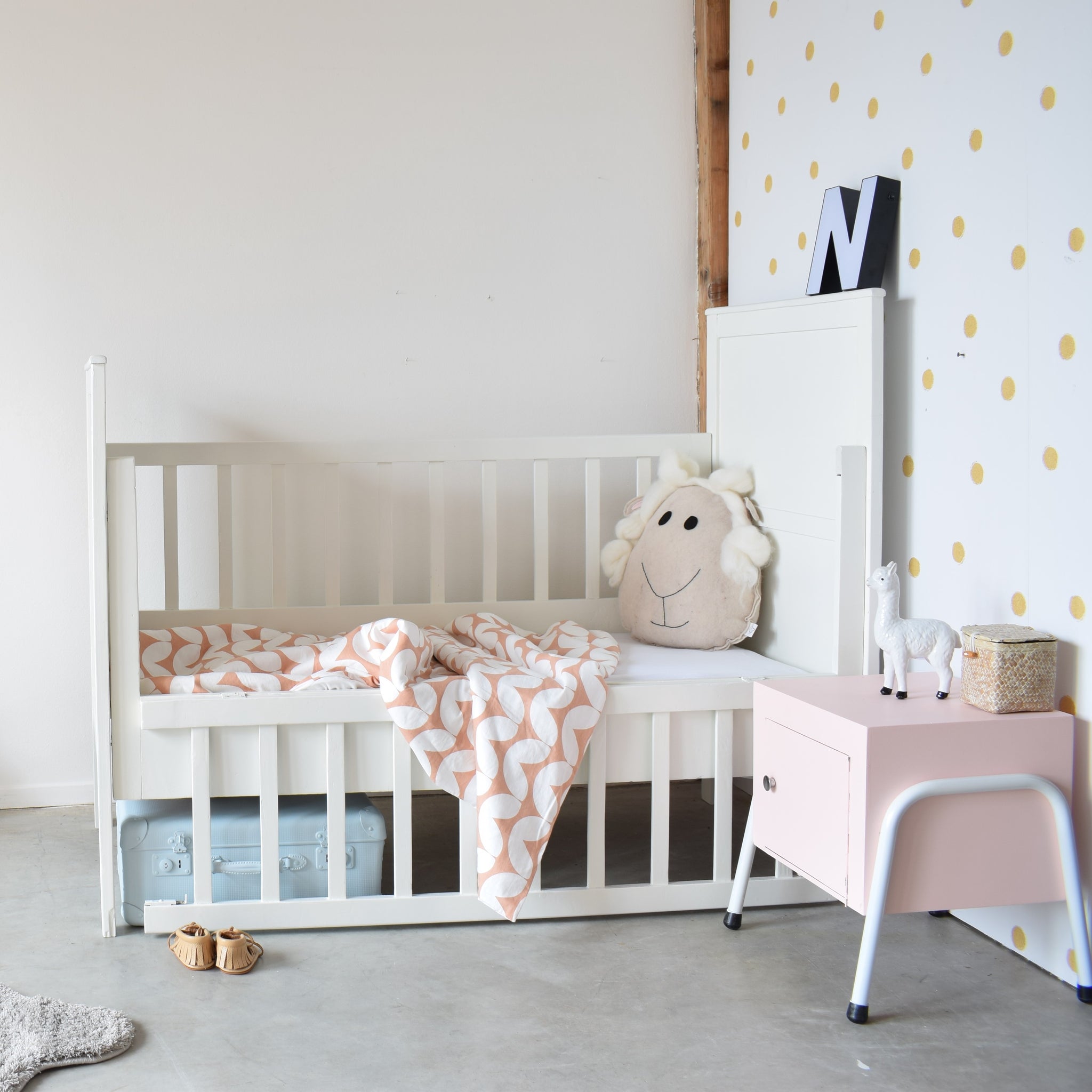 Vintage babybedje / ledikantje 'Lev' - white