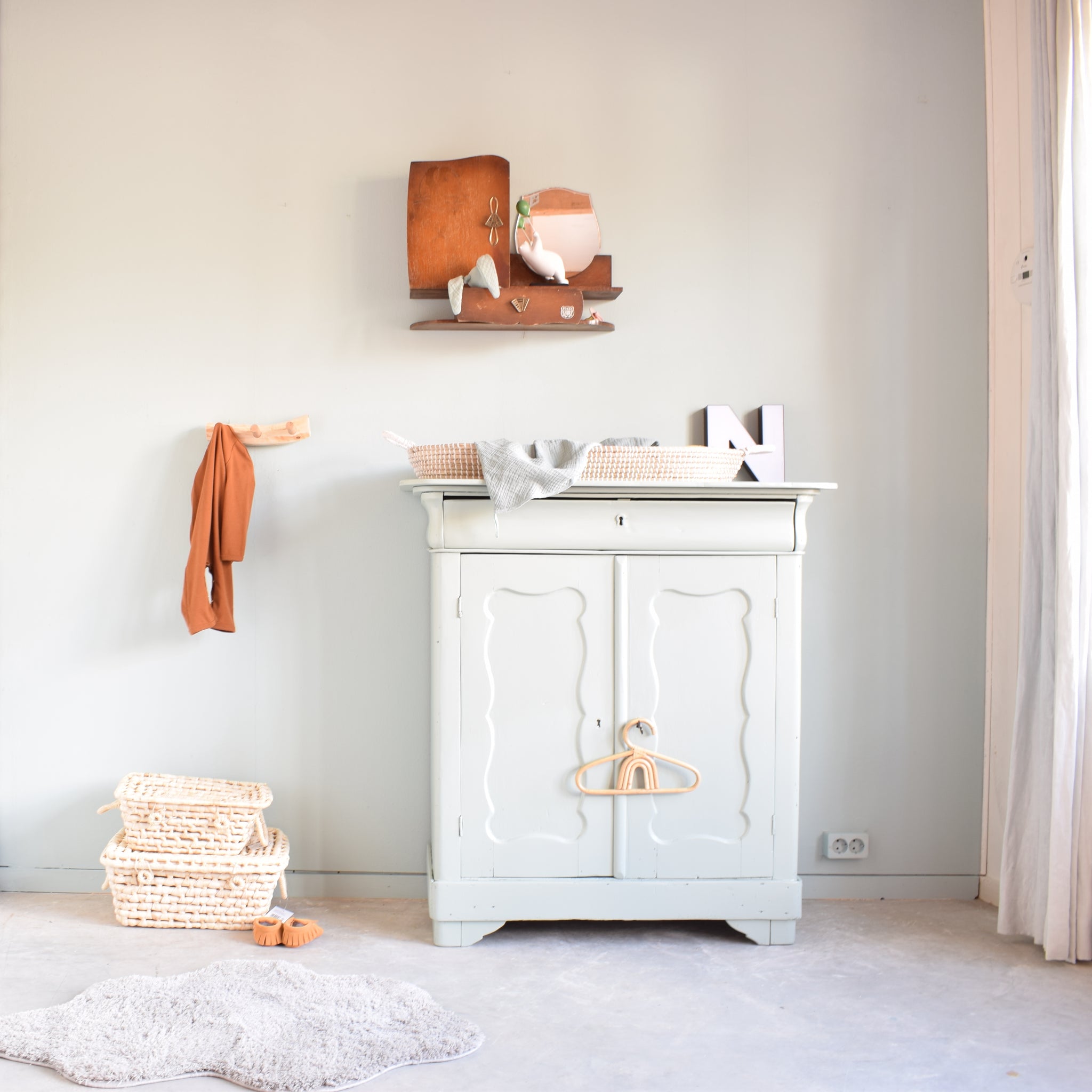 vintage-babykamer-commode-lilly-mintgroen