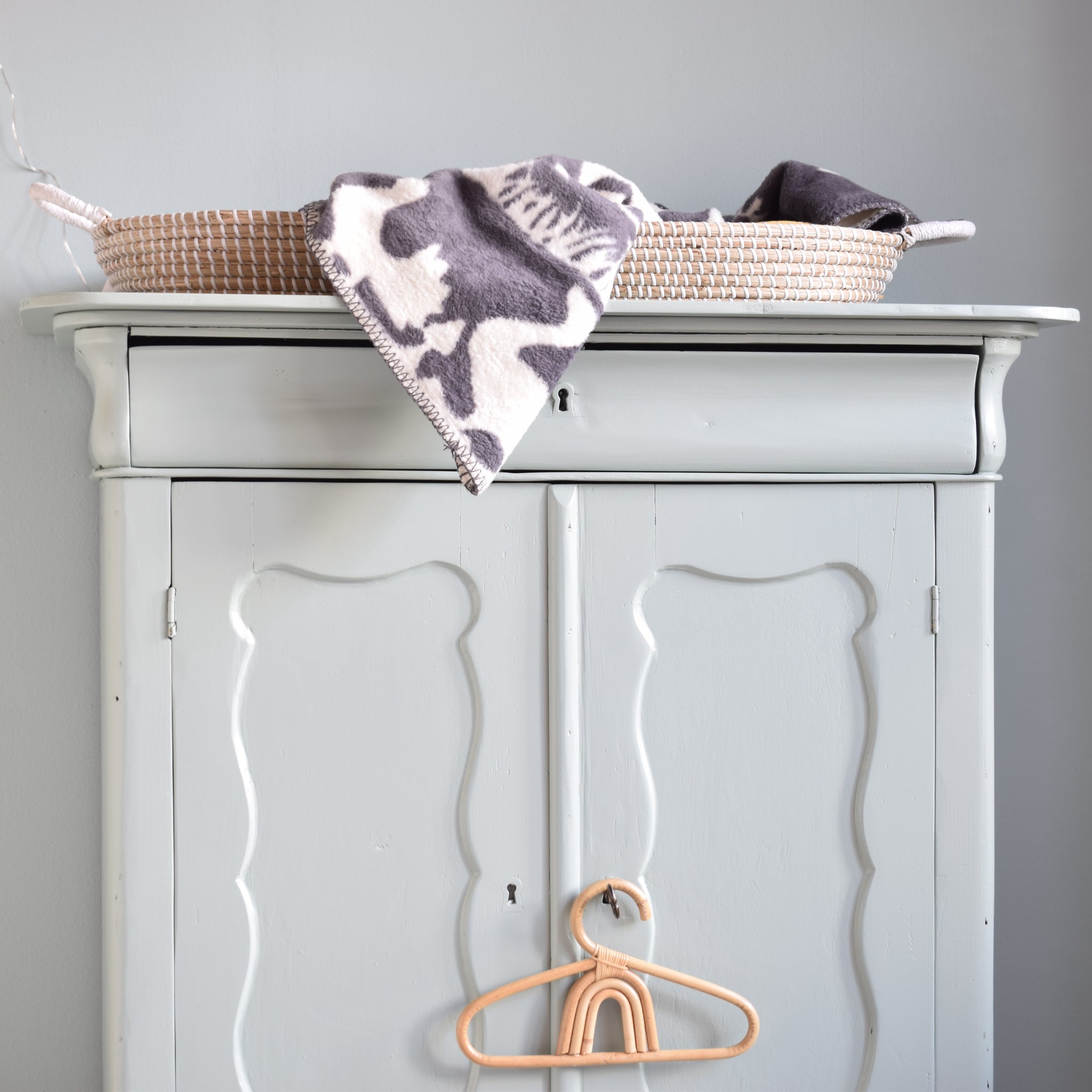 vintage-commode-mintgroen-biedermeier-lilly