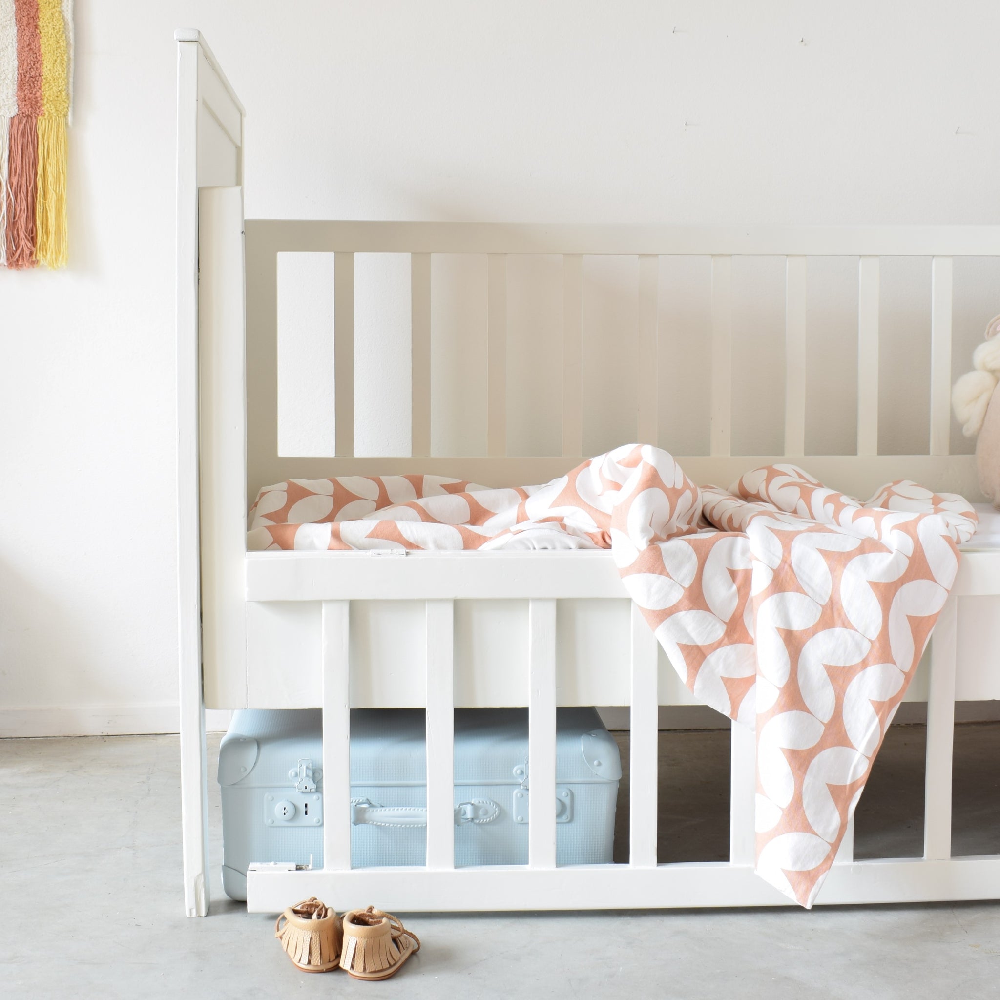 Vintage babybedje / ledikantje 'Lev' - white